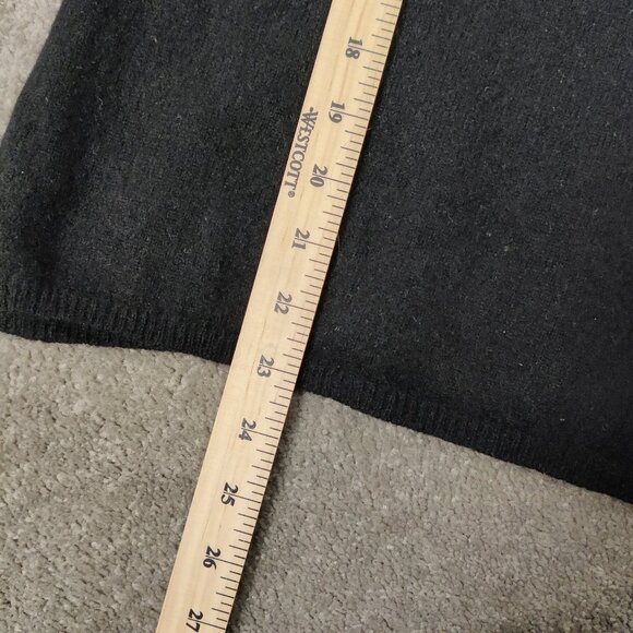 Lord & Taylor Women's Sweater Size M Gray Cashmere Business Casual Chic - Picture 6 of 6